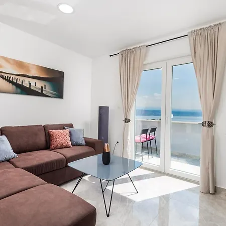 Zita Lovran Apartment