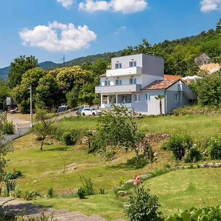 Zita Lovran Apartment Opric