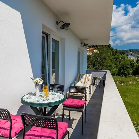 Zita Lovran Apartment Opric
