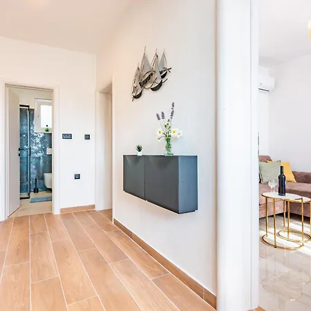 Zita Lovran Apartment